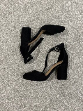 LC Lauren Conrad Black Suede Block Heel Ankle Strap Pumps